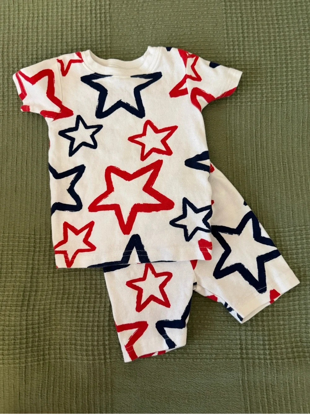 Carter’s 2pc Set in White, Red, & Navy Size 18 Months